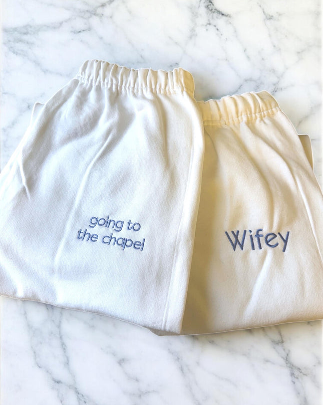 Bride Embroidered Sweatshirt and Sweatpants Set, Bride Sweat Set, Getting Ready Outfit for Bride, Bach Outfits