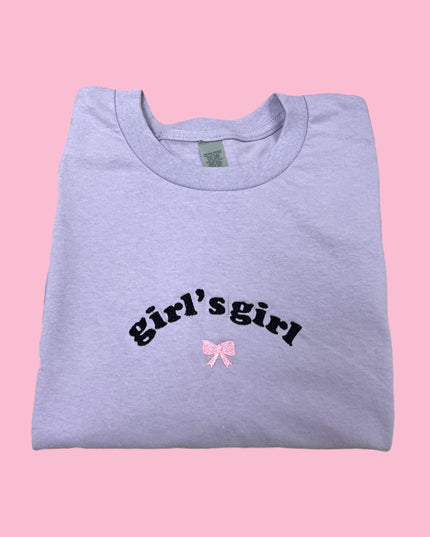 a t - shirt with the words girl&#39;s girl on it