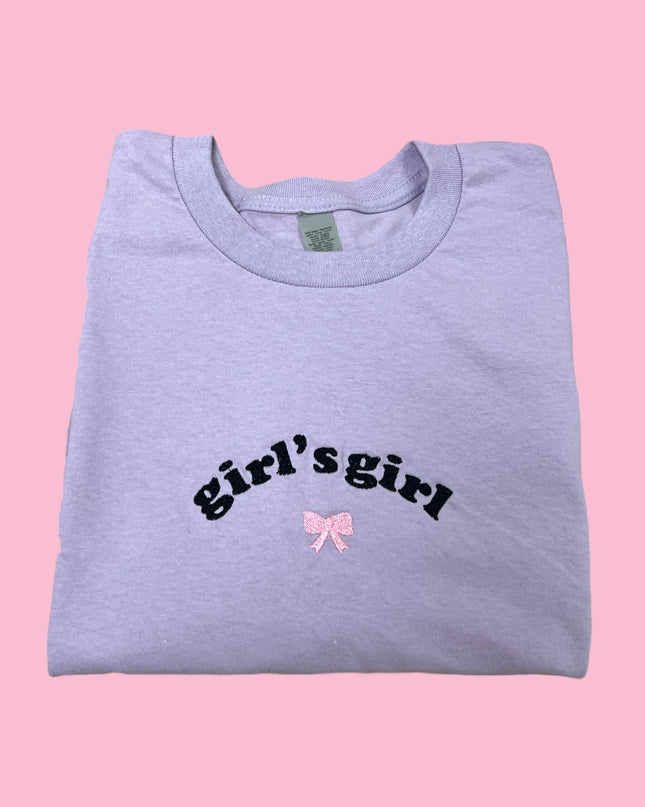 a t - shirt with the words girl&#39;s girl on it